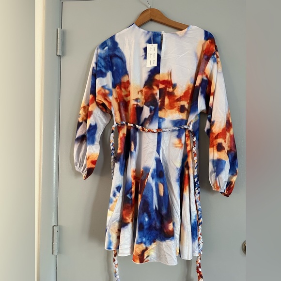 NWT Glamaker Tie Dye Lantern Sleeve Belted Dress size small - Picture 8 of 9